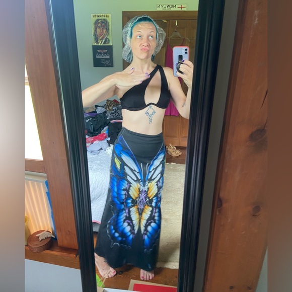 A WIDE VARIETY OF STYLES & SIZES FOR THE WHOLE FAMILY~BARGAINS EVERYWHERE! - Picture 5 of 15